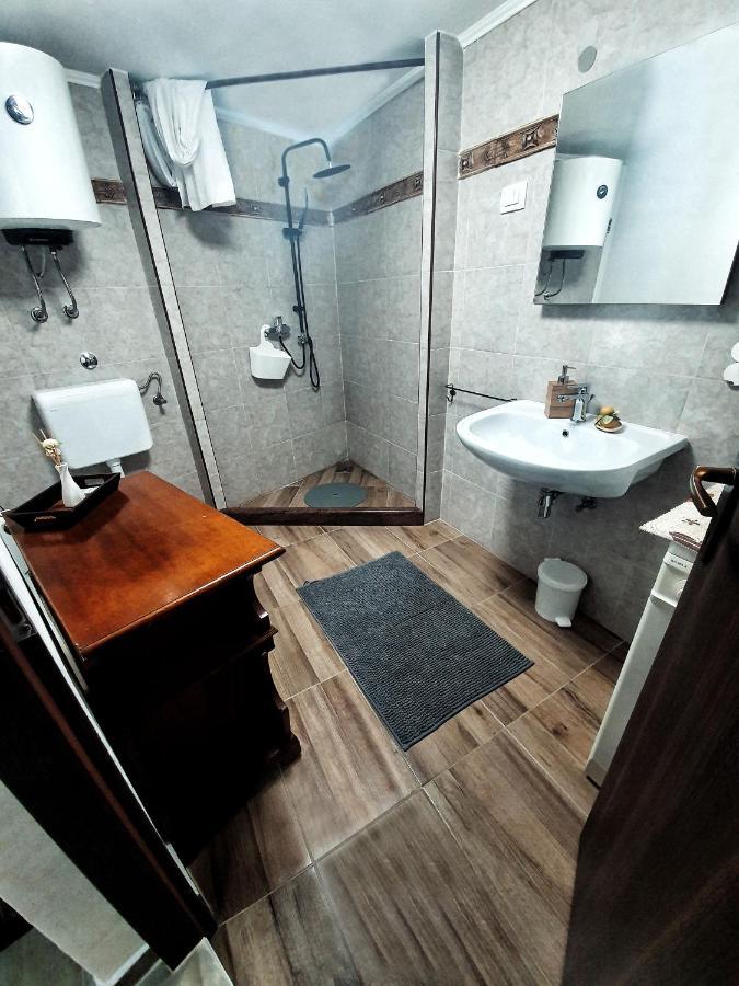 Luanas Rooms With Istrian Touch Buzet Exterior photo