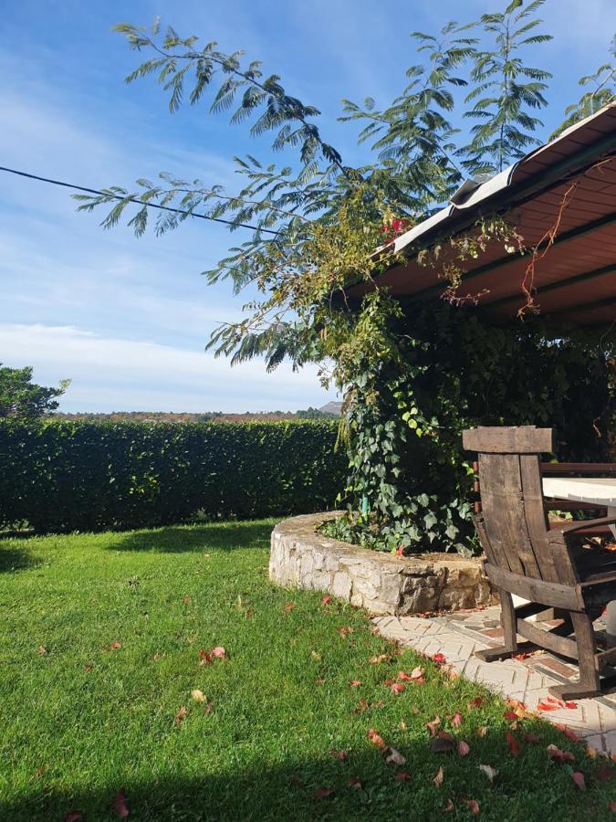 Luanas Rooms With Istrian Touch Buzet Exterior photo