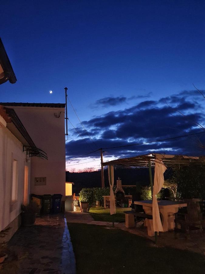 Luanas Rooms With Istrian Touch Buzet Exterior photo