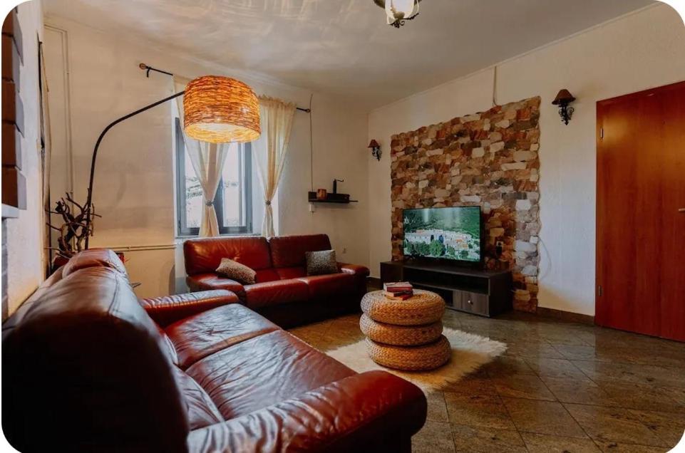 Luanas Rooms With Istrian Touch Buzet Exterior photo